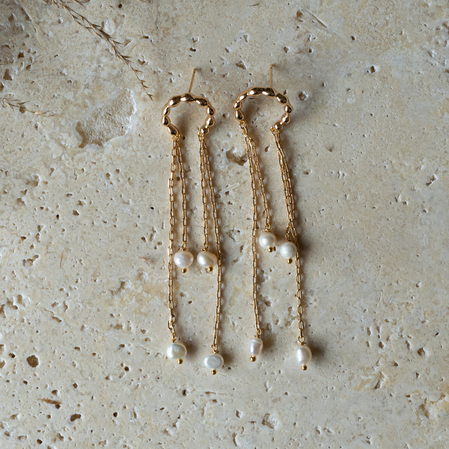 Natural pearl earrings | large