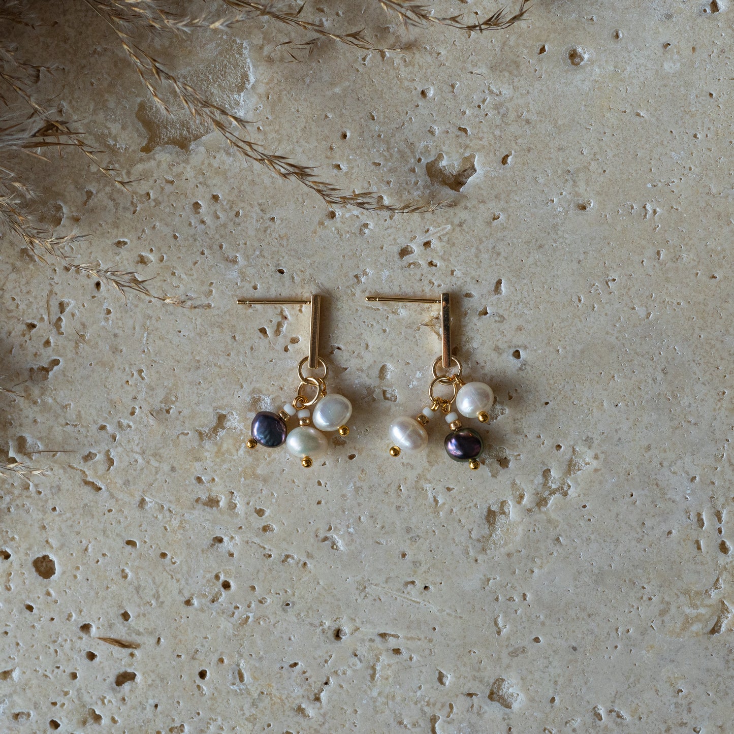 Natural pearl earrings | blue